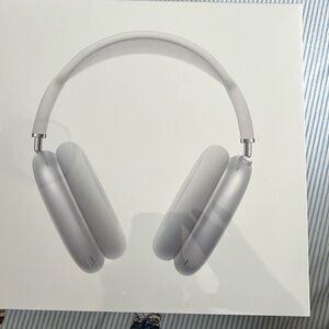 Sealed new AirPod maxes (headphones) NEGOTIABLE price
